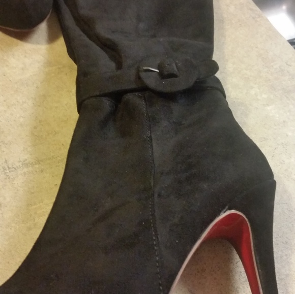 Christian Loubutin suede boots size 8.5 - Picture 3 of 4